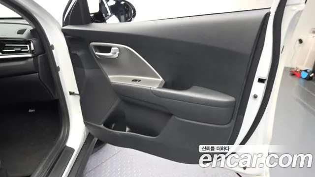 Kia Niro Niro Plus Earth — Фото автомобиля 24