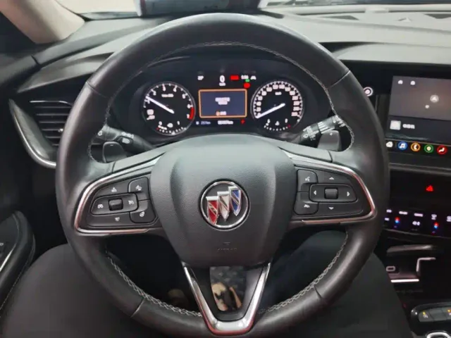 Buick Envision Plus — Фото автомобиля 10