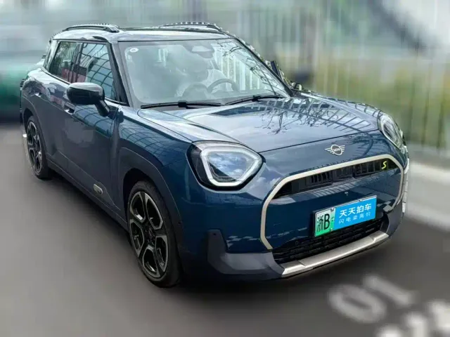 Фотография автомобиля — MINI Electric MINI ACEMAN