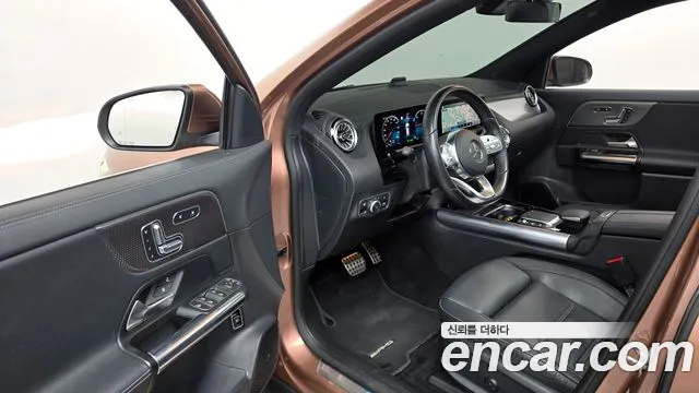 Mercedes-Benz EQA — Фото автомобиля 9