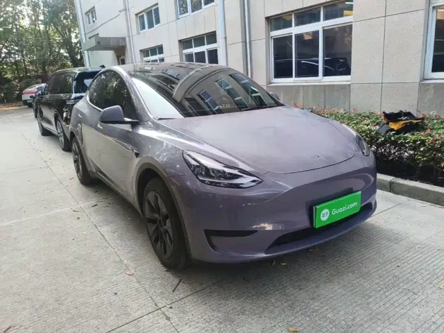 Tesla Model Y — Фото автомобиля 3