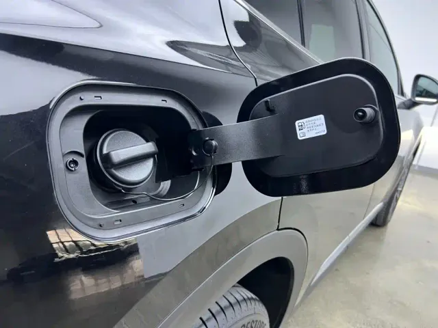 Buick Envision S — Фото автомобиля 10