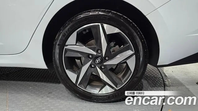 Hyundai Avante CN7 — Фото автомобиля 6