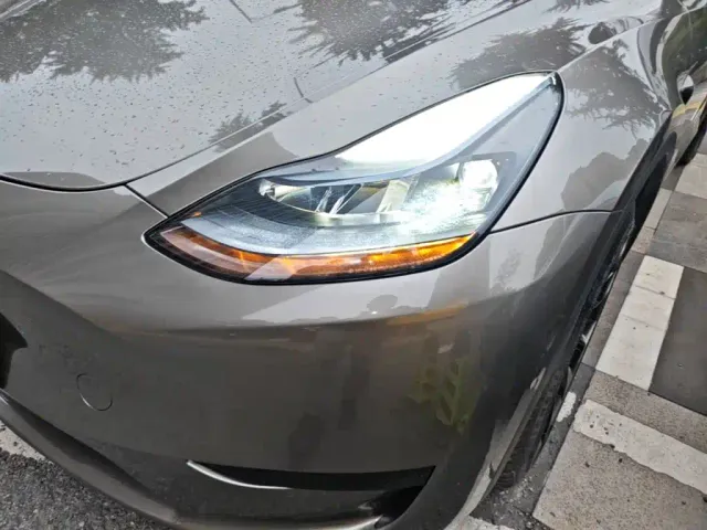 Tesla Model Y — Фото автомобиля 23