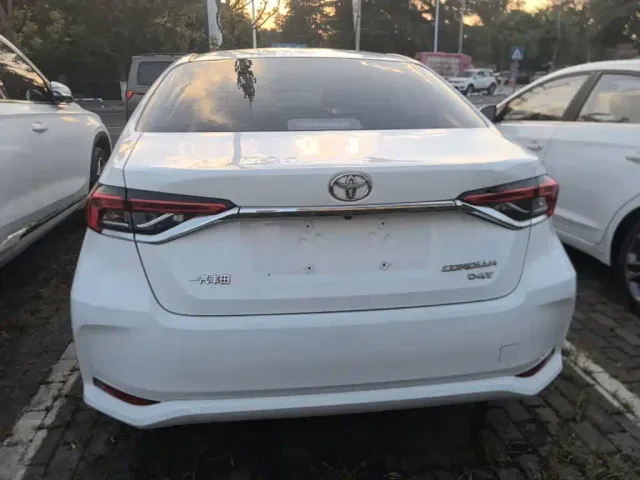 Toyota Corolla — Фото автомобиля 5