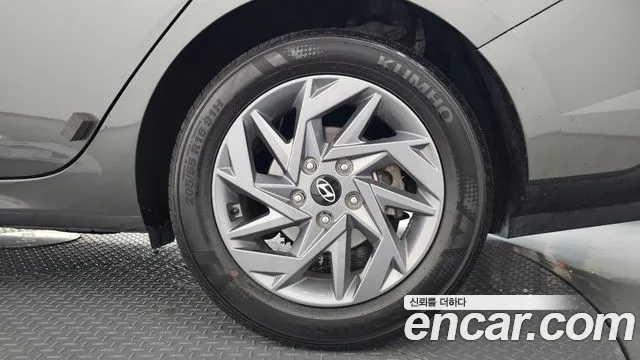 Hyundai Avante CN7 — Фото автомобиля 6