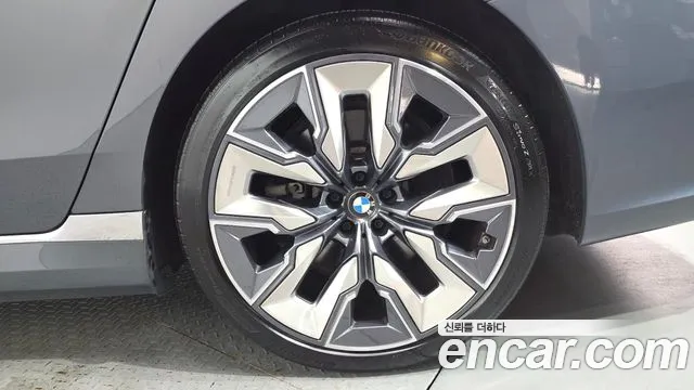 BMW i7 G70 — Фото автомобиля 21