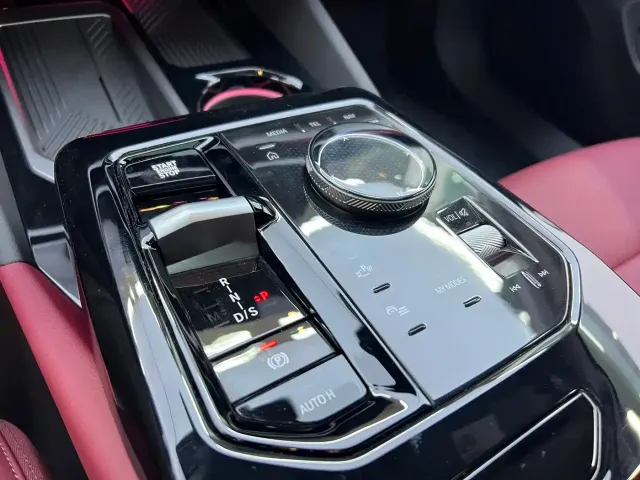 BMW 5 Series — Фото автомобиля 10