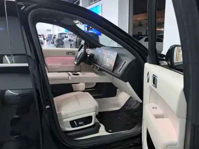 Li Auto Li Xiang L9 2025 Ultra Smart Renewal Edition — Фото автомобиля 8
