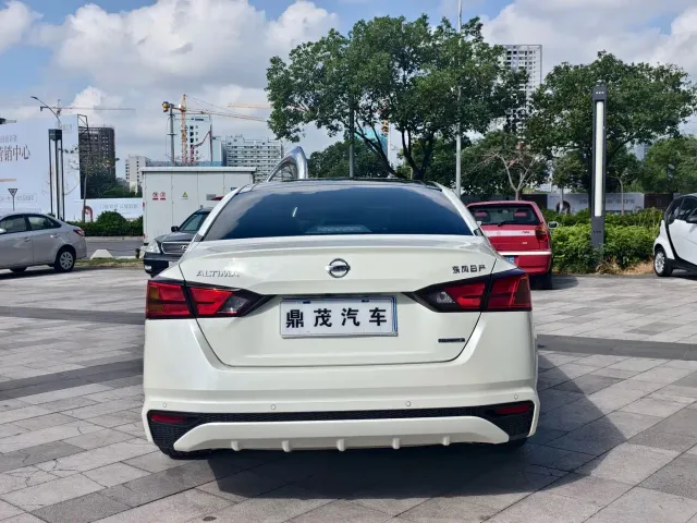Nissan Teana — Фото автомобиля 3