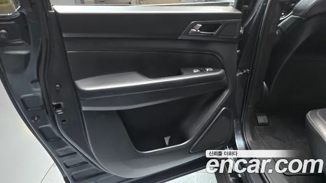 KG_Mobility_Ssangyong Rexton Новый Rexton Sport Khan Дизель 2.2 4WD — Фото автомобиля 23