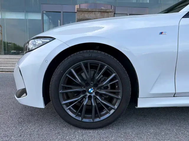 BMW 3 Series — Фото автомобиля 6