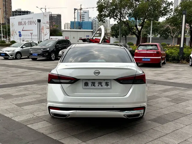 Nissan Teana — Фото автомобиля 30