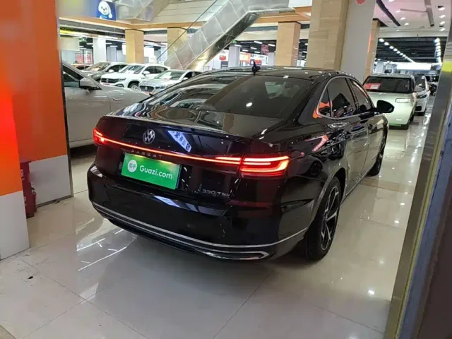Volkswagen Passat — Фото автомобиля 4
