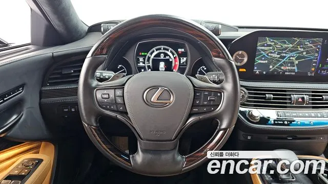 Lexus LS — Фото автомобиля 9