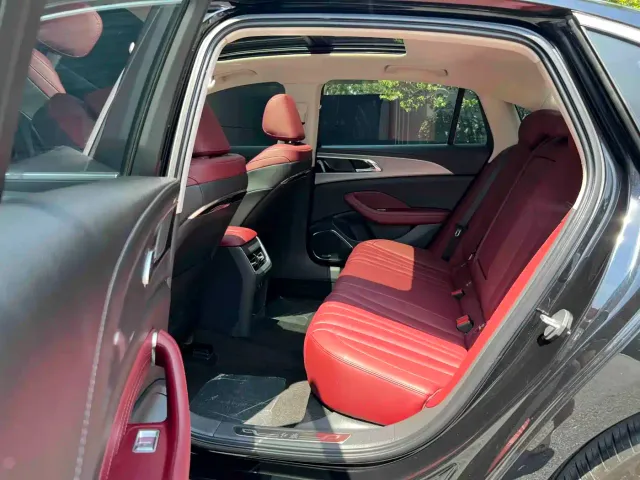 Hongqi H5 — Фото автомобиля 8