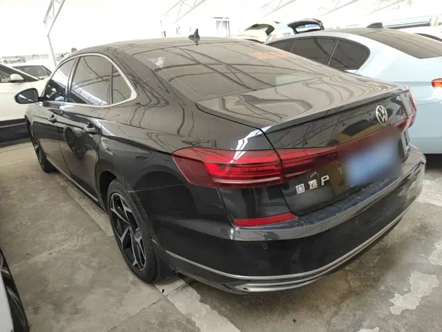 Volkswagen Passat 2025 Outstanding 380TSI Starlight Dragon Soaring Edition — Фото автомобиля 4