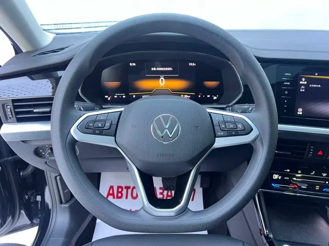 Volkswagen Passat — Фото автомобиля 10
