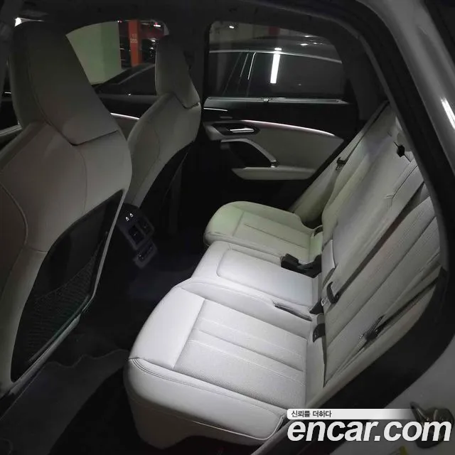 Audi Q5 45 TFSI quattro Sportback S Line — Фото автомобиля 5