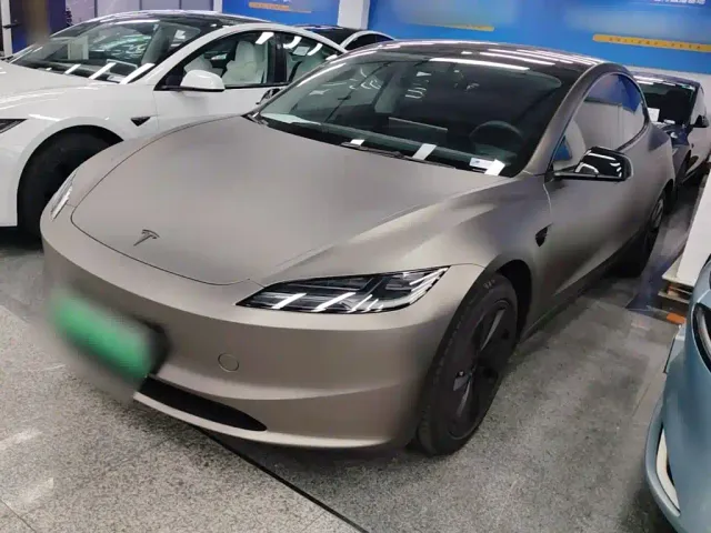 Фотография автомобиля — Tesla Model 3