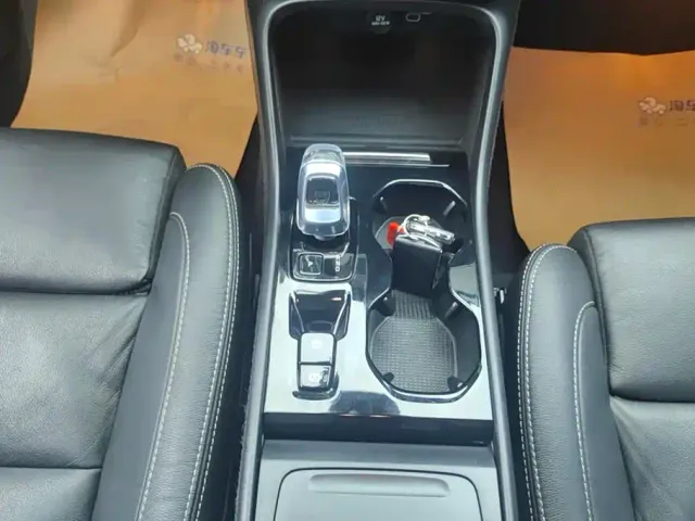 Volvo XC40 — Фото автомобиля 16