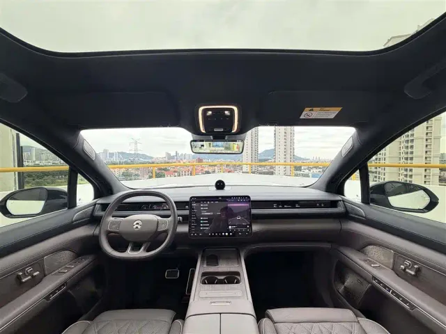 Nio ES8 — Фото автомобиля 16
