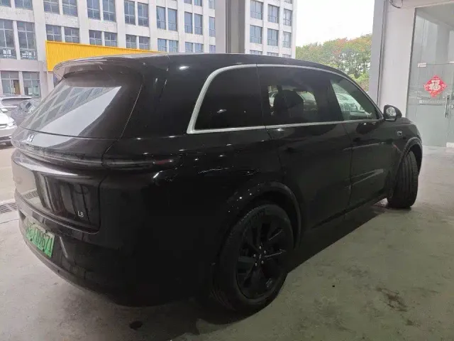 Li Auto L8 — Фото автомобиля 3