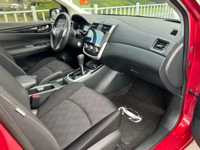 Nissan Tiida — Фото автомобиля 9