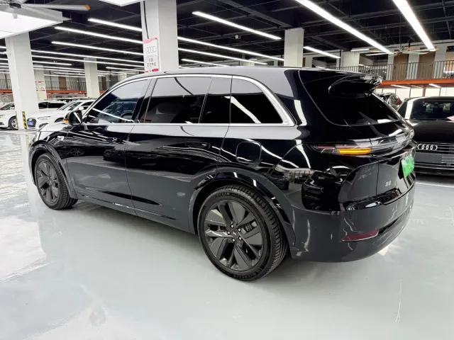 Li Auto L7 — Фото автомобиля 16