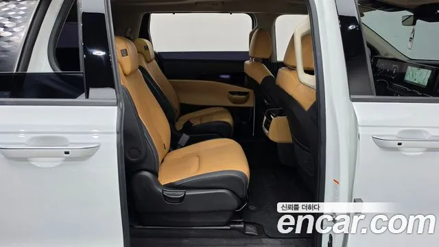 Kia Carnival — Фото автомобиля 17