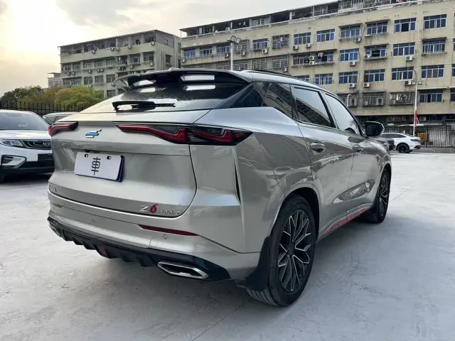Changan Z6 — Фото автомобиля 5