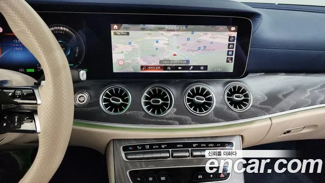 Mercedes-Benz E-Class — Фото автомобиля 14