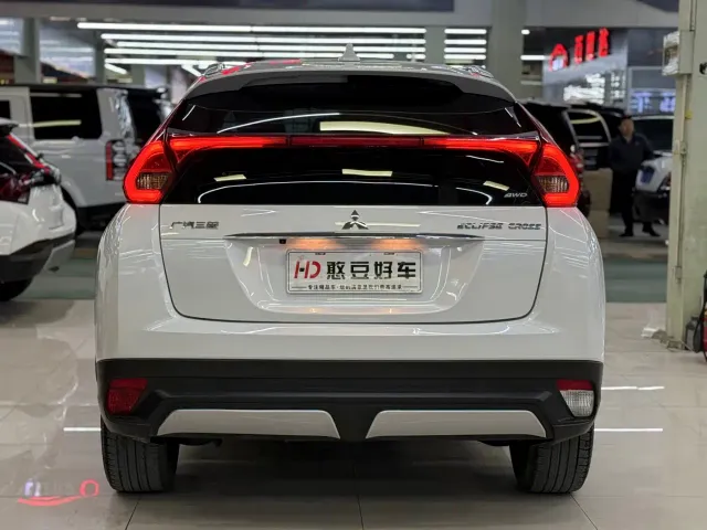 Mitsubishi Eclipse Cross — Фото автомобиля 16