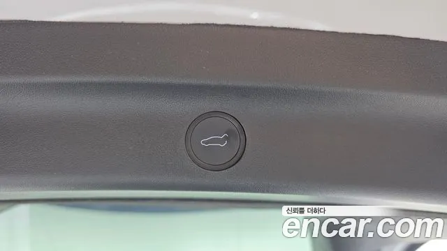 Tesla Model Y — Фото автомобиля 30