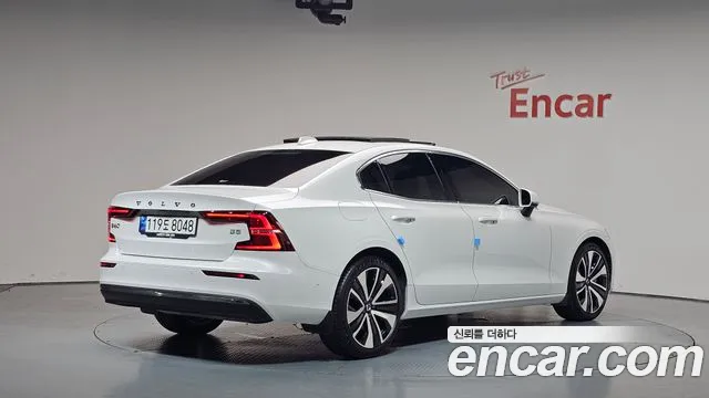 Вольво S60 S60 третьего поколения B5 Ultimate Bright — Фото автомобиля 2