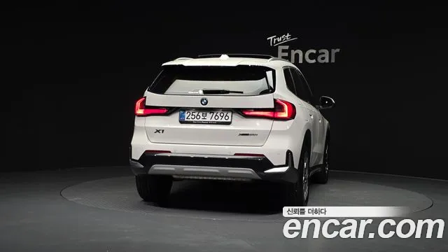 BMW X1 — Фото автомобиля 4