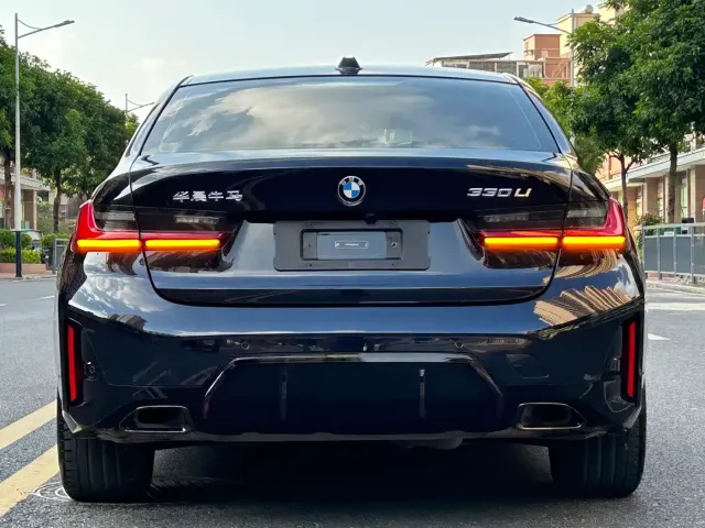 BMW 3 Series — Фото автомобиля 5