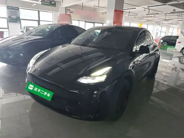 Фотография автомобиля — Tesla Model Y