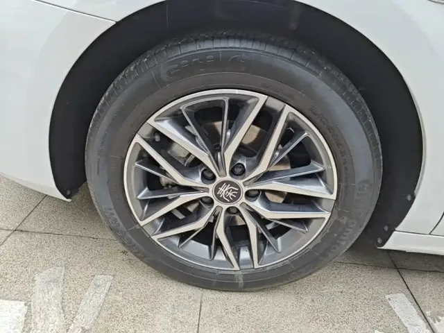 BYD Qin PLUS — Фото автомобиля 22