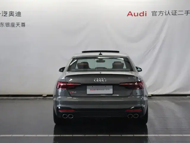Audi S4 — Фото автомобиля 6
