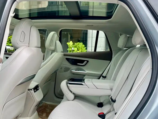 Mercedes-Benz EQE SUV — Фото автомобиля 4