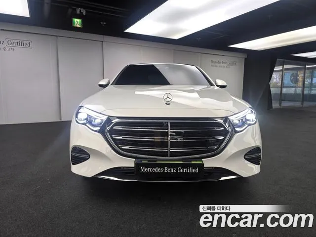 Mercedes-Benz E-Class — Фото автомобиля 3