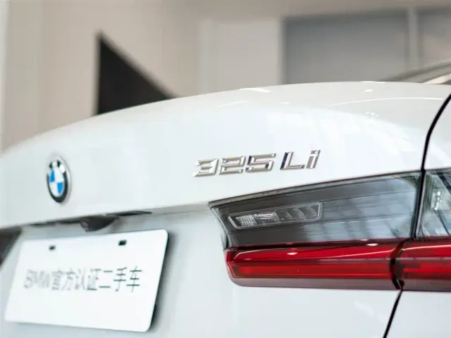 BMW 3 Series — Фото автомобиля 10