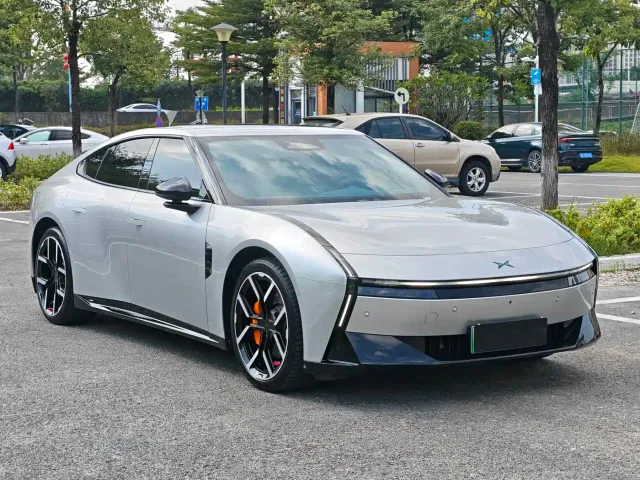 Xpeng P7 — Фото автомобиля 3