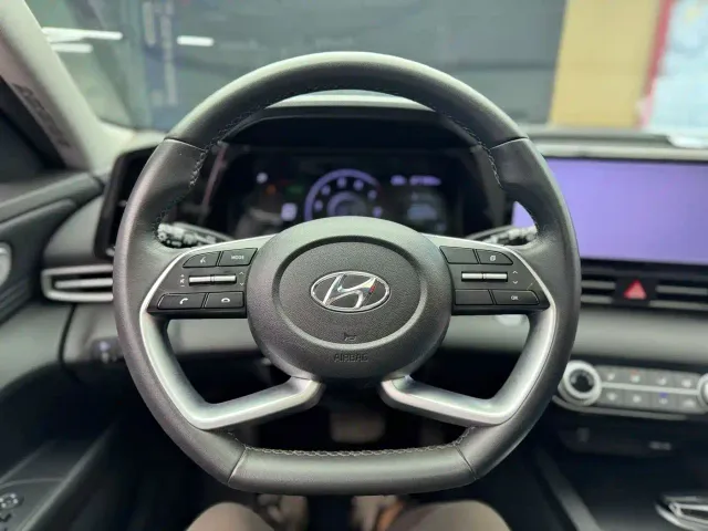 Hyundai Elantra — Фото автомобиля 11