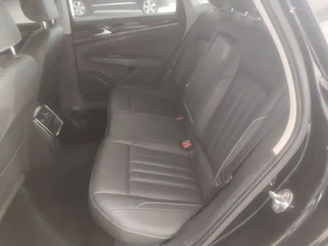 Volkswagen Passat — Фото автомобиля 16