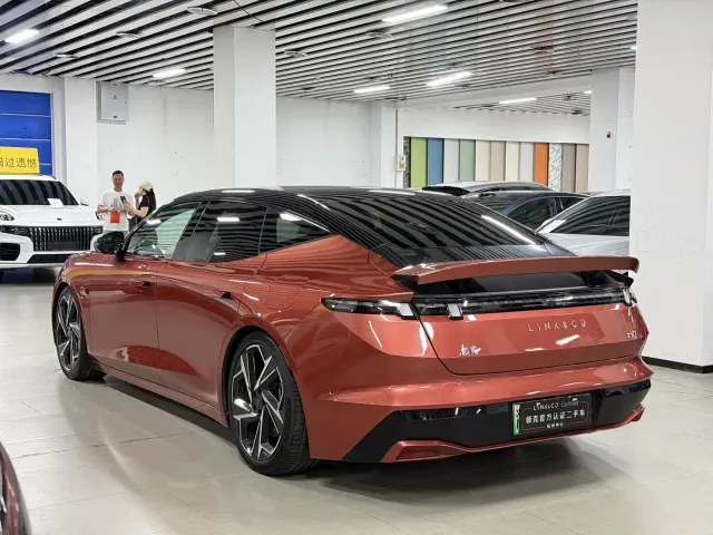 Lynk & Co Z10 — Фото автомобиля 15