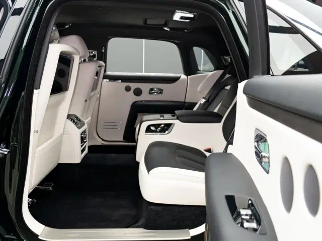 Rolls-Royce Ghost — Фото автомобиля 12