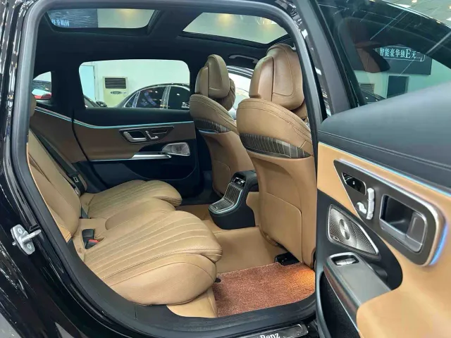 Mercedes-Benz E-Class — Фото автомобиля 10