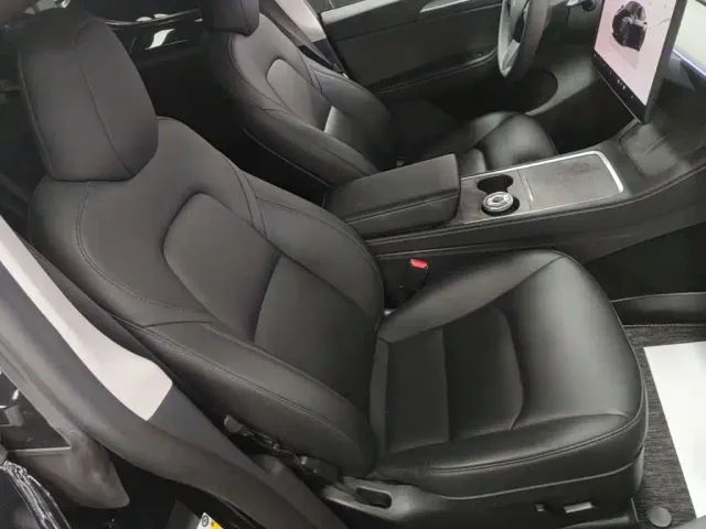 Tesla Model Y — Фото автомобиля 24